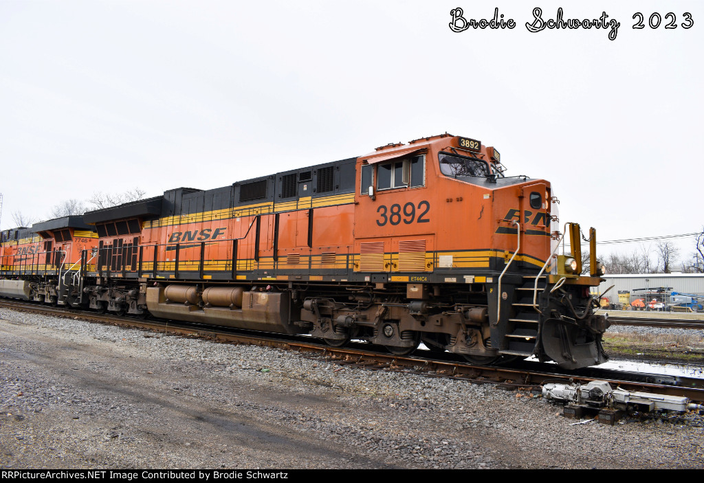 BNSF 3892